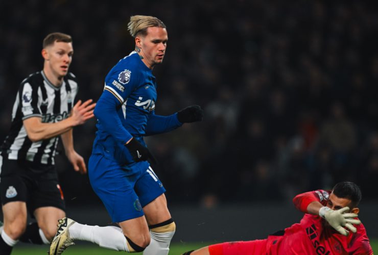 Chelsea vence Newcastle com pintura de Mudryk